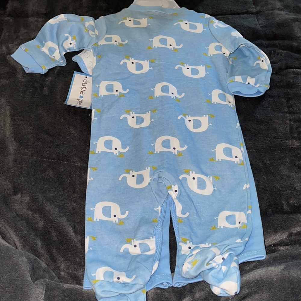 Set - Picture 2 of 3